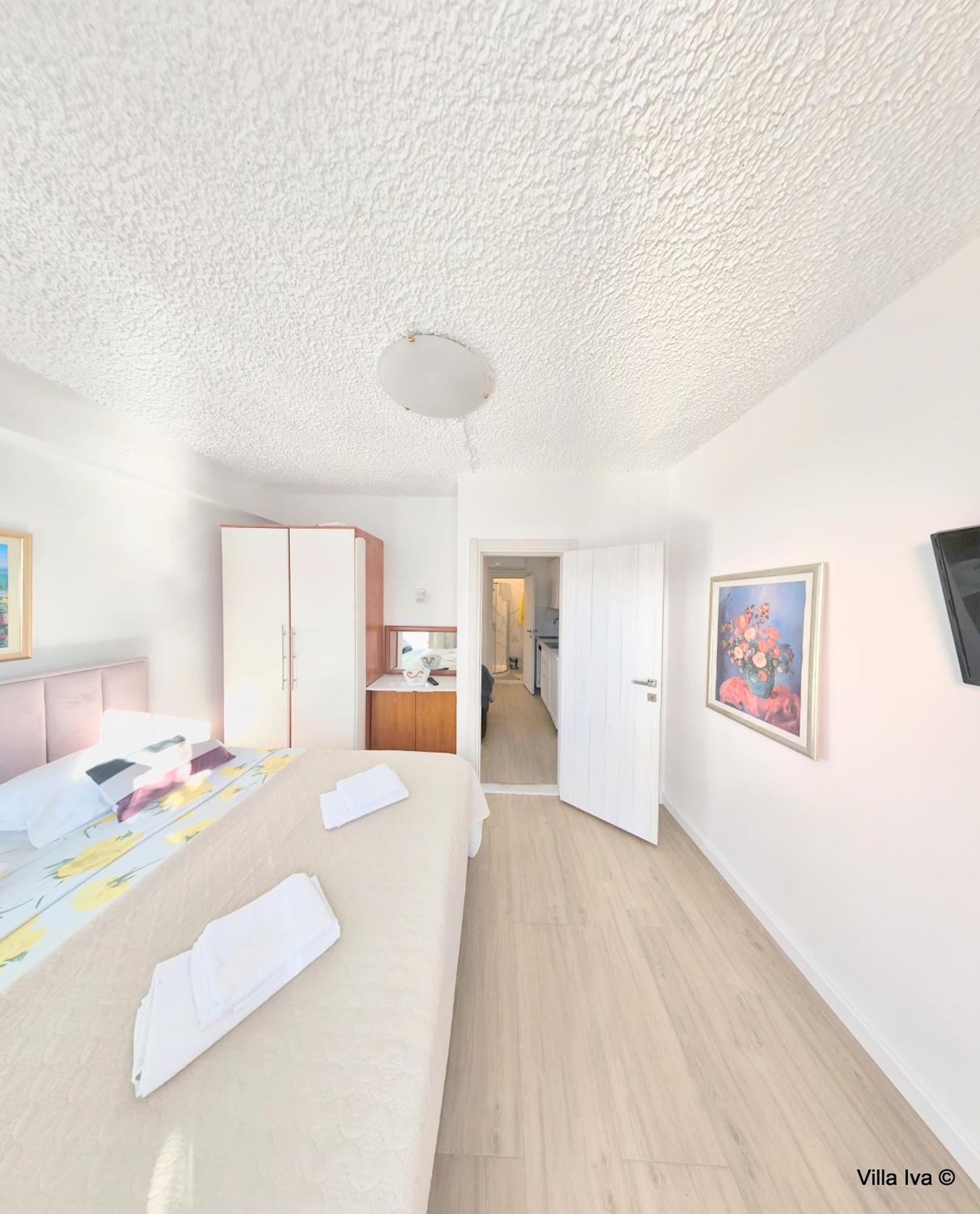 Apartments Iva Омиш Экстерьер фото