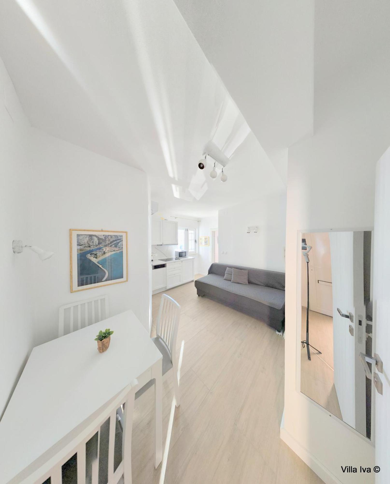 Apartments Iva Омиш Экстерьер фото