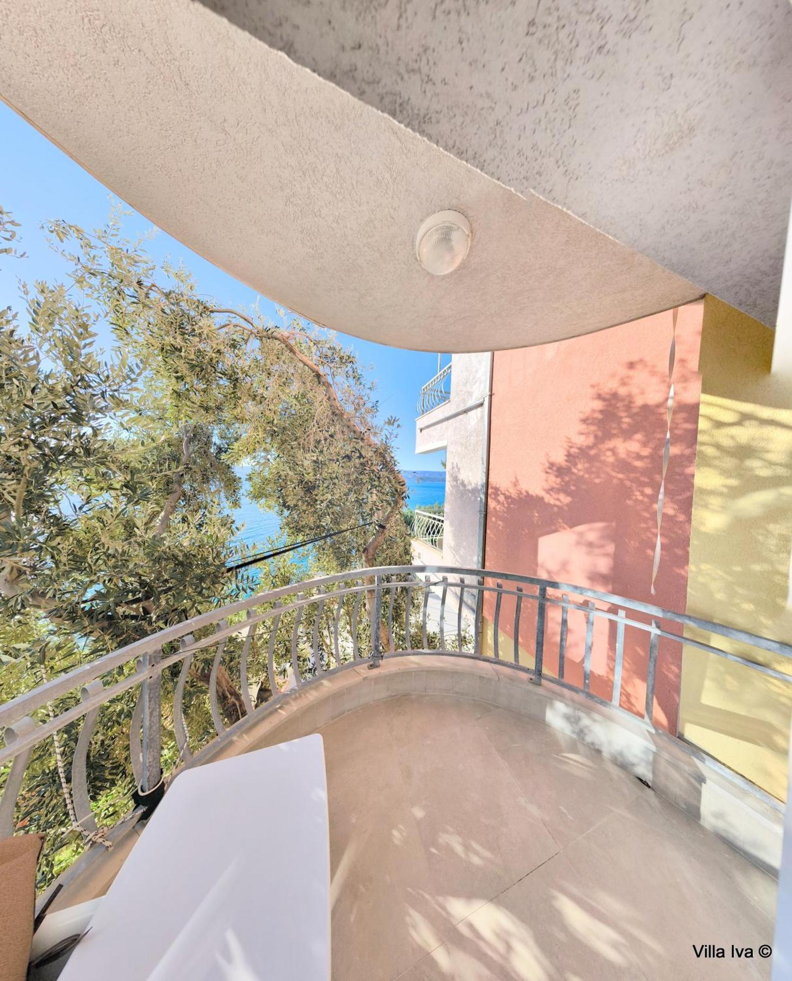 Apartments Iva Омиш Экстерьер фото